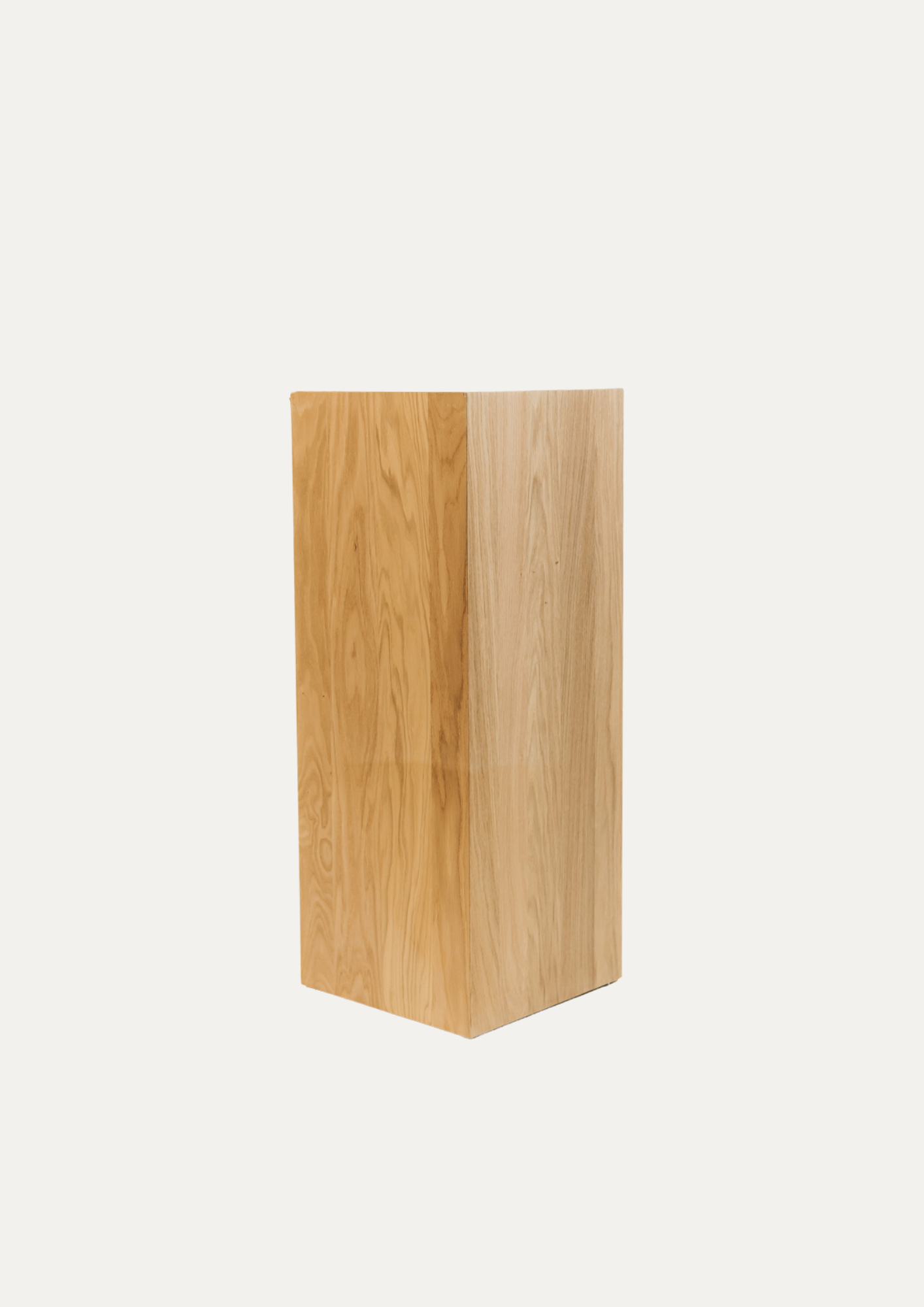 wood pedestal.png