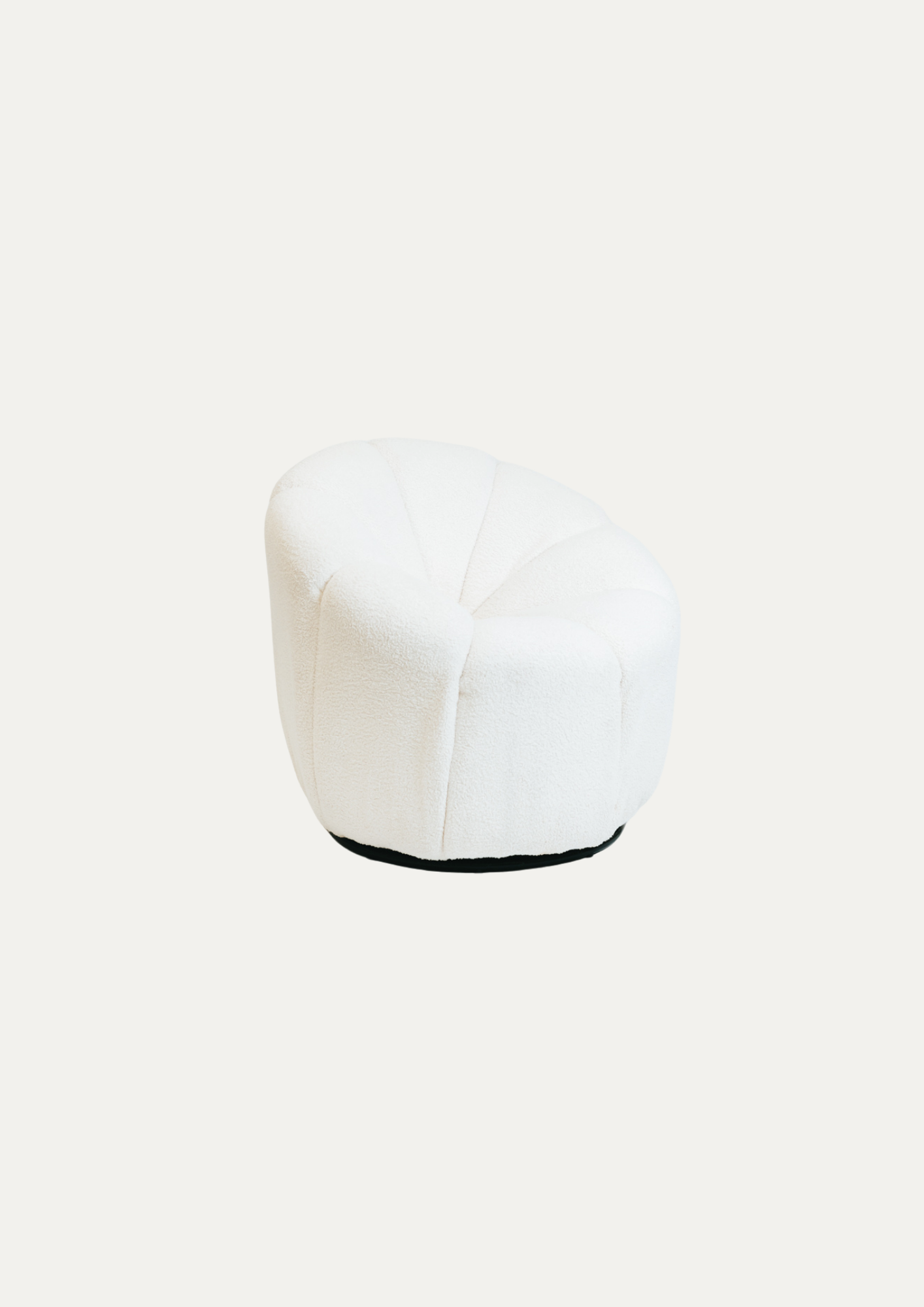 egg armchair.png